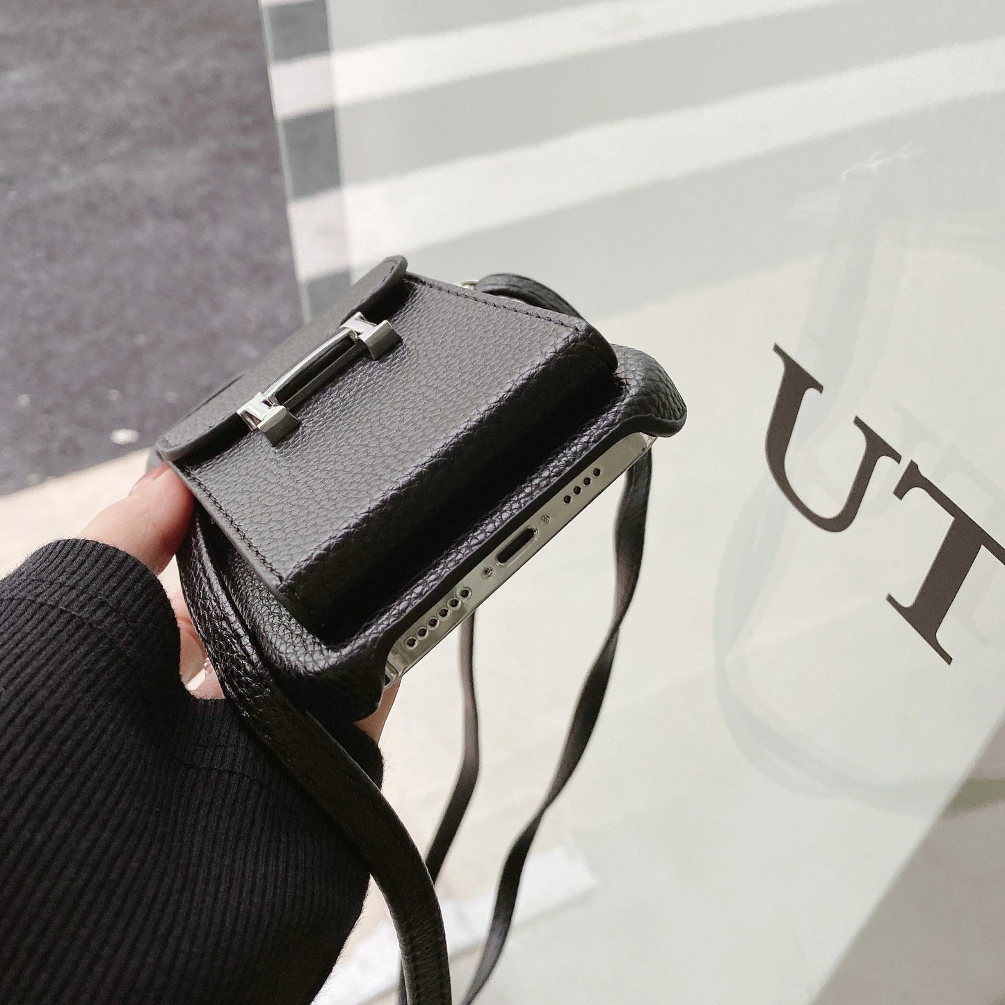 Savina Shoulder Strap Case