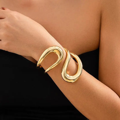 Vibris Twisted Bracelet