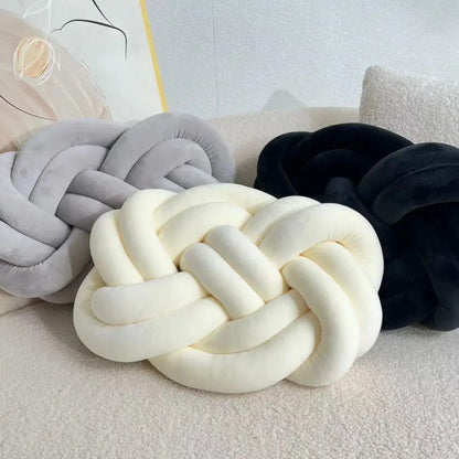 Soft Knot Pillow