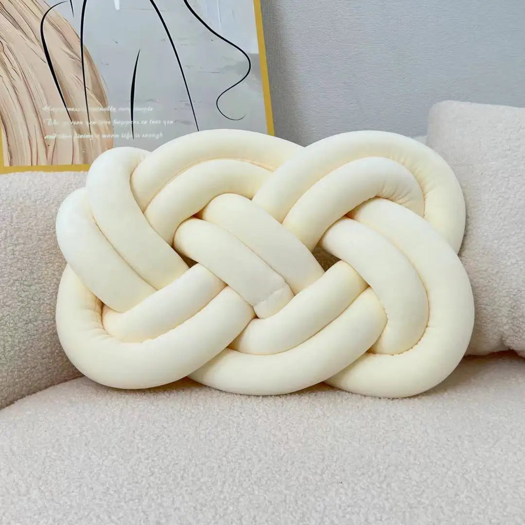 Soft Knot Pillow