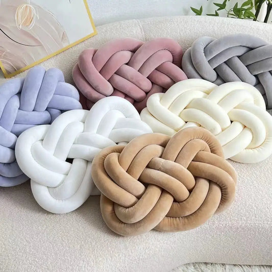 Soft Knot Pillow